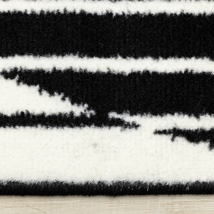 Forte Black White Stripes Contrasting Modern Area Rug - 5'3\" x 7'5\"