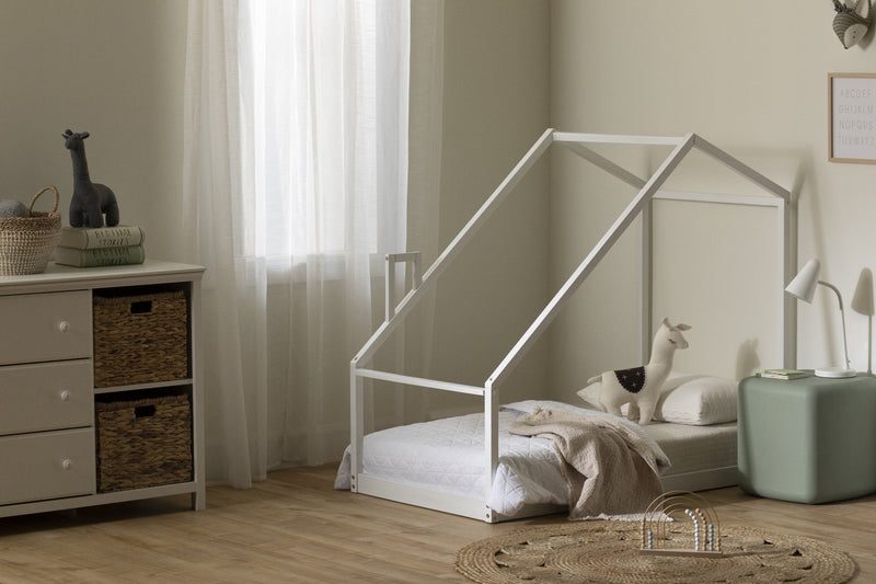 Sweedi House Bed with Chimney - White