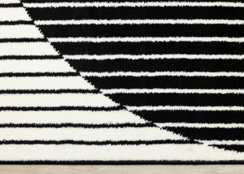 Forte Black White Stripes Contrasting Modern Area Rug - 5'3\" x 7'5\"
