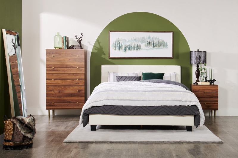 Chase Upholstered Bed in White Vegan-Leather Fabric - Queen Size