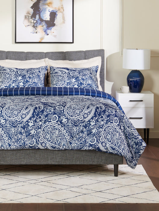 Lochlan 3-Piece King Comforter Set - Navy and White