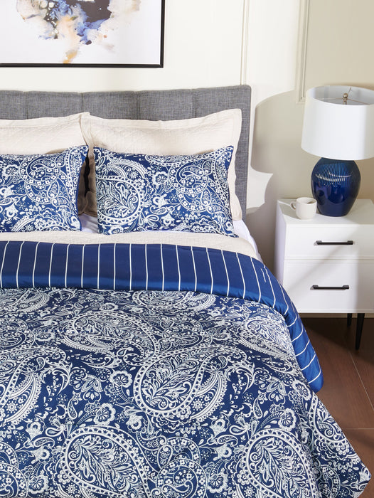 Lochlan 3-Piece King Comforter Set - Navy and White