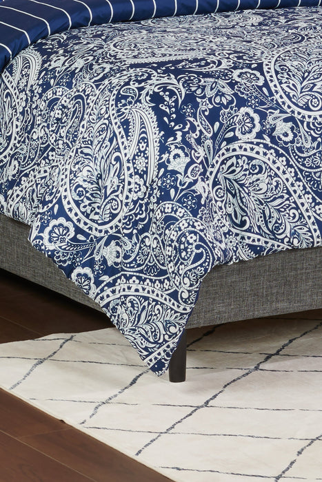 Lochlan 3-Piece King Comforter Set - Navy and White