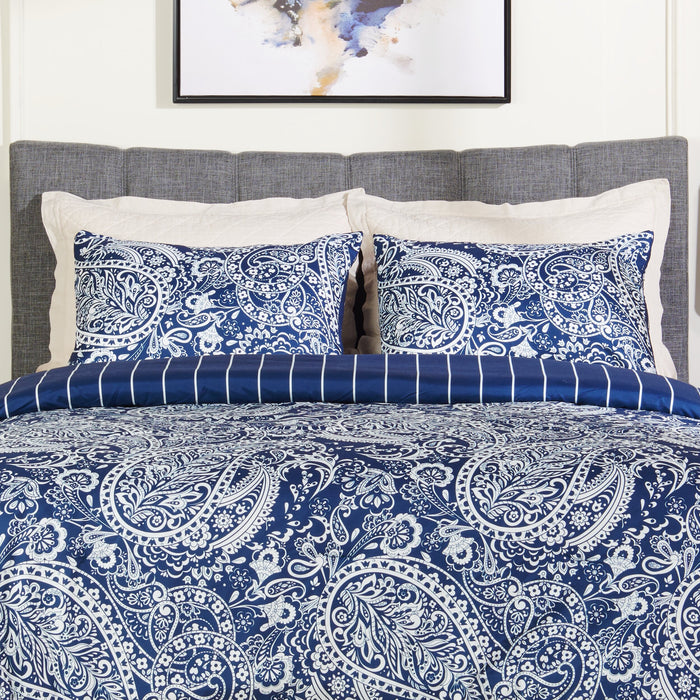 Lochlan 3-Piece King Comforter Set - Navy and White
