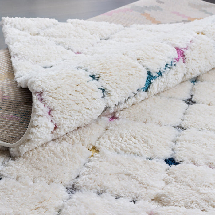 Robin Multi-Colour Moroccan Shag Area Rug - 5'3\" x 7'7\"