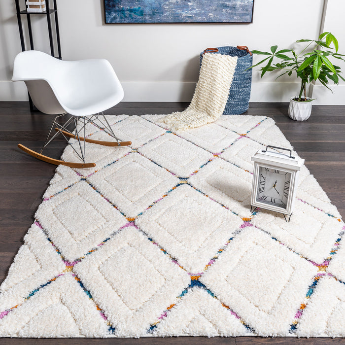 Lola Lattice Large 8x11 Area Rug