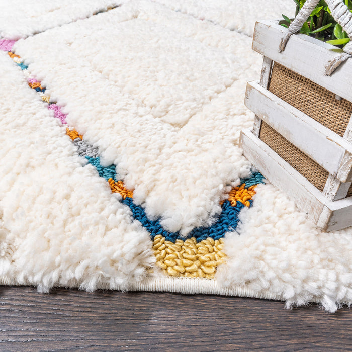 Lola Lattice Large 8x11 Area Rug