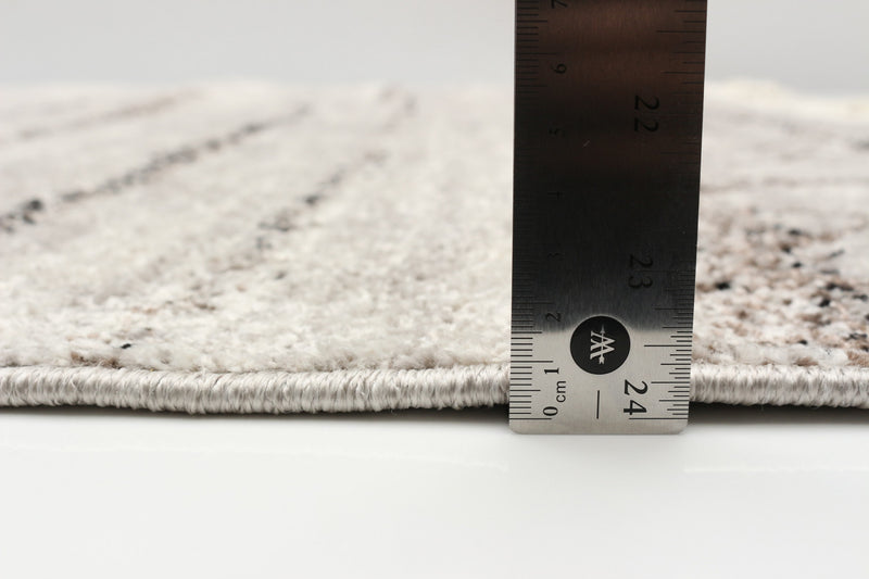 Vera Aztec Ivory/Grey Area Rug - 7'10\" x 10'5\"