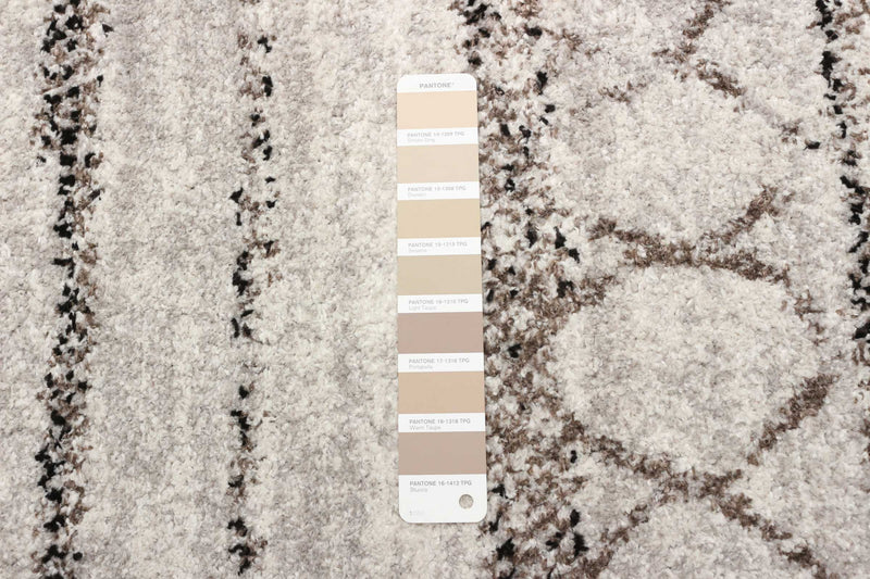 Vera Aztec Ivory/Grey Area Rug - 7'10\" x 10'5\"