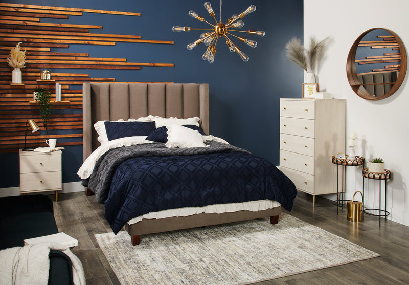 Lake Bedroom Chest of Drawers, 5-Drawer, 29\"W x 52\"H, Made in Canada, Glam - White