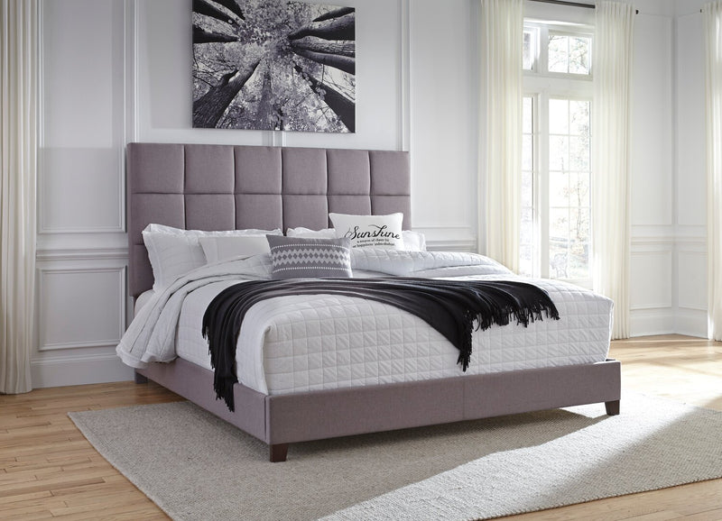 Livy Upholstered Bed in Grey Fabric, Tufted - King Size