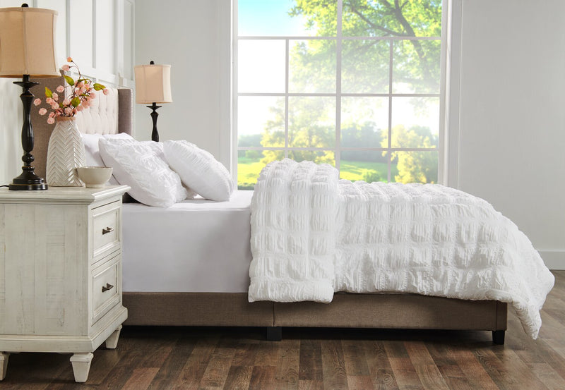 Elanna 4-Piece Full/Queen Comforter Set - White