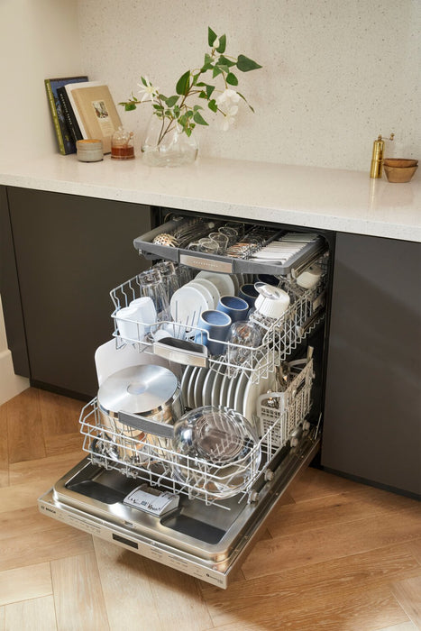 Bosch 800 Series Smart Dishwasher with CrystalDry™ and Third Rack - SHP78CM5N
