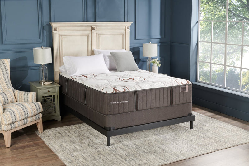 Stearns & Foster Founders Collection Ashton Gate Queen Mattress Set