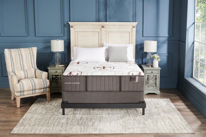 Stearns & Foster Founders Collection Ashton Gate Queen Mattress Set