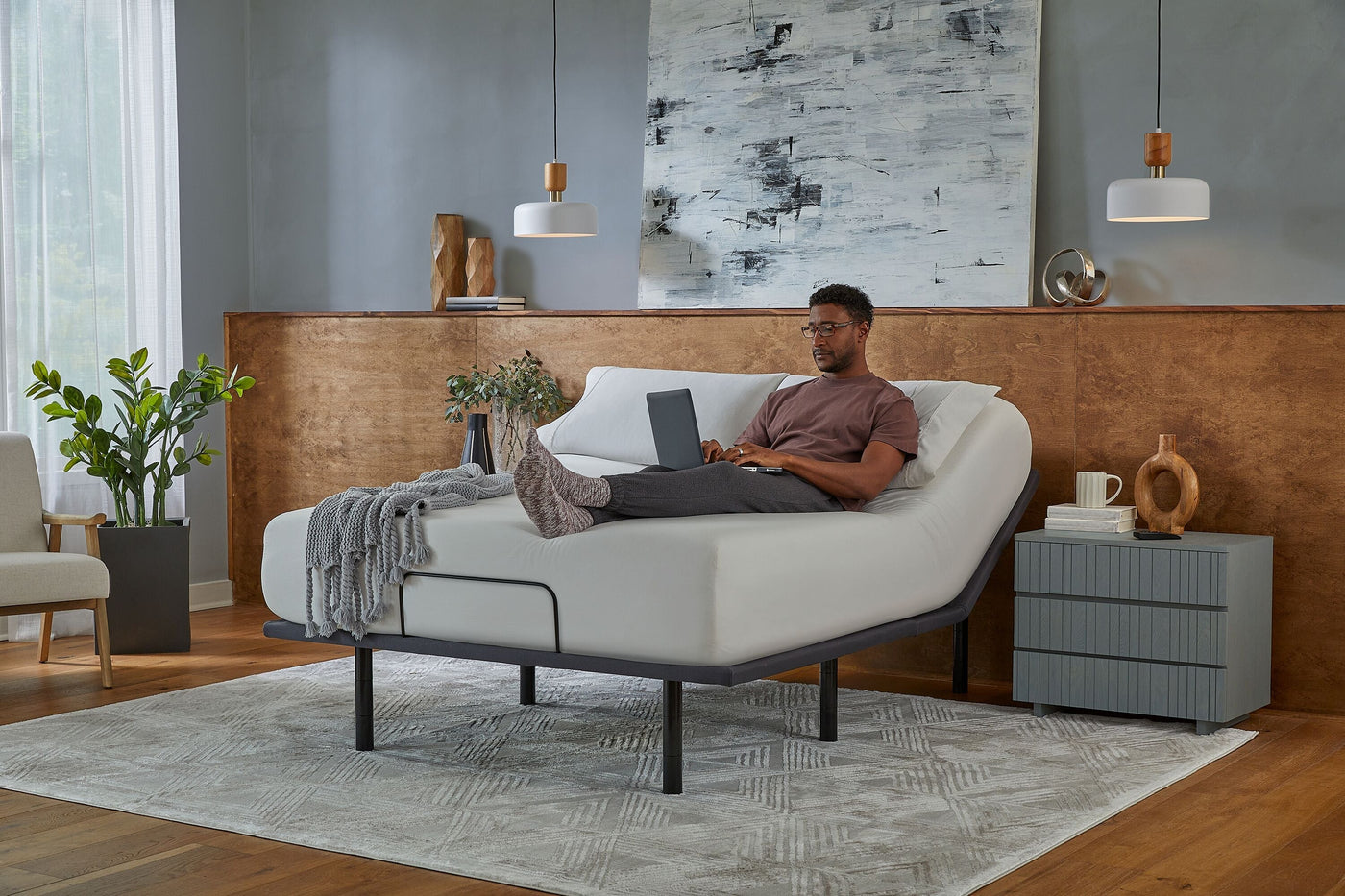 What Is an Adjustable Base? How It Works and Who It's For | Qu’est-ce qu’une base ajustable? Fonctionnement et profil d’utilisateur recommandé