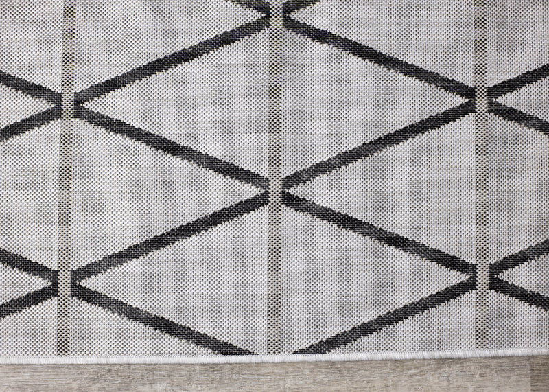 Jackson Diamond Indoor/Outdoor Area Rug - 5'3\" x 7'7\"