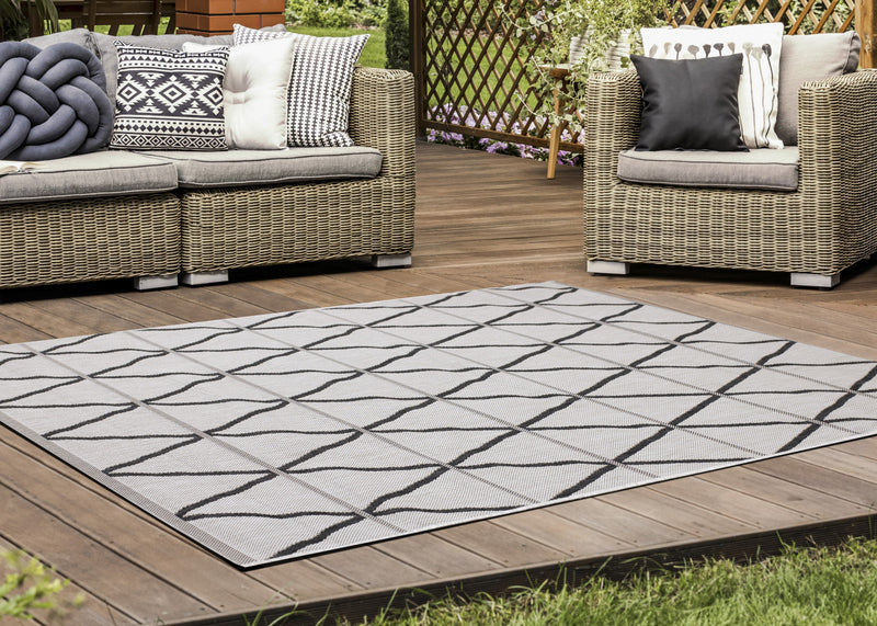 Jackson Diamond Indoor/Outdoor Area Rug - 5'3\" x 7'7\"