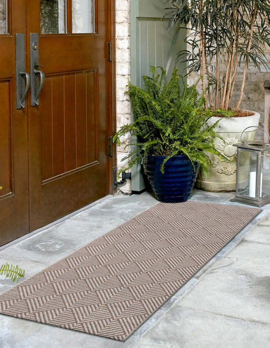 Laura Contemporary 2'0\" x 6'0\" Runner Rug in Ivory Indoor Area Rug