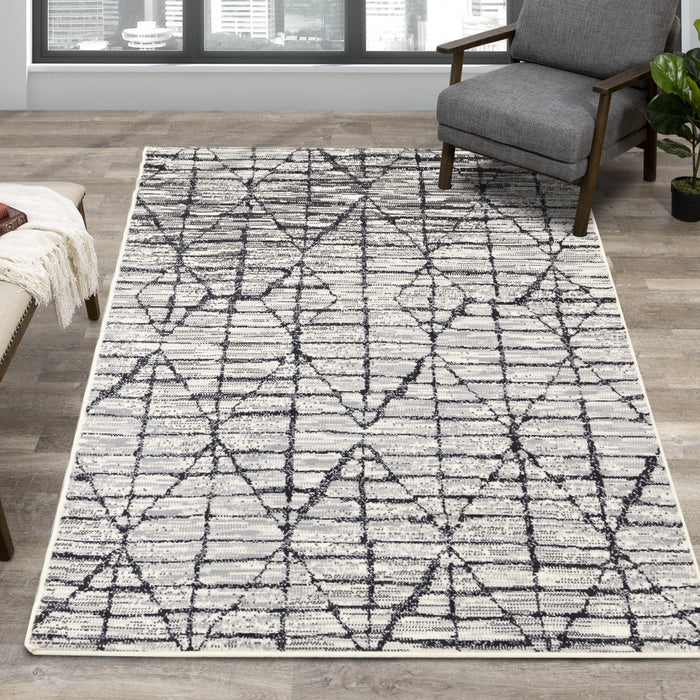 Florence Distressed Geometric Area Rug - 4'7\" x 6'7\"