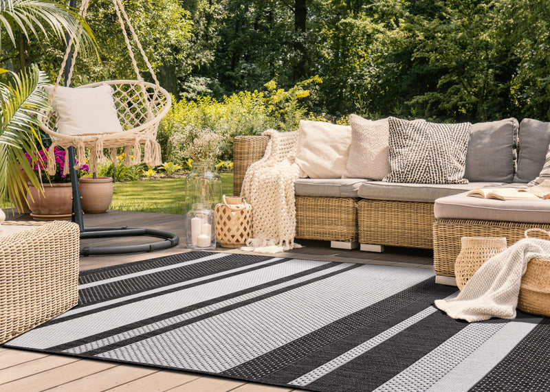 Jackson Striped Indoor/Outdoor Area Rug - 6'7\" x 9'6\"