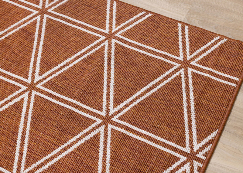 Brooke Geometric Diamond Pattern Outdoor Area Rug - 5'3\" x 7'7\"