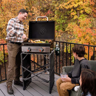 Blackstone 22\" Omnivore Tabletop Griddle With Hood - 2205CA