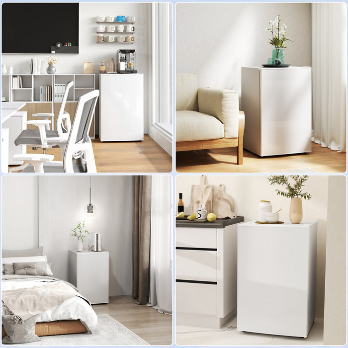 HOMCOM 4.5 Cu Ft Mini Fridge with Freezer, Wheels, Refrigerator, White
