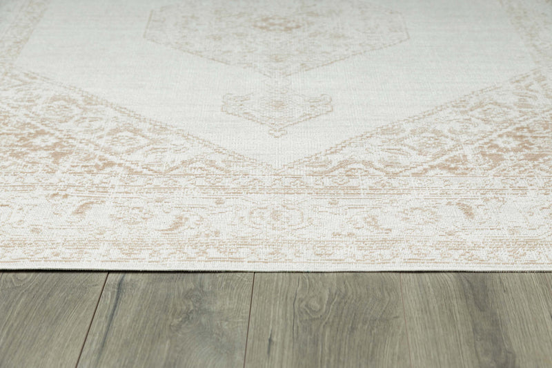 Maude Traditional 5'3\" x 7'3\" Area Rug in Brown Indoor Area Rug