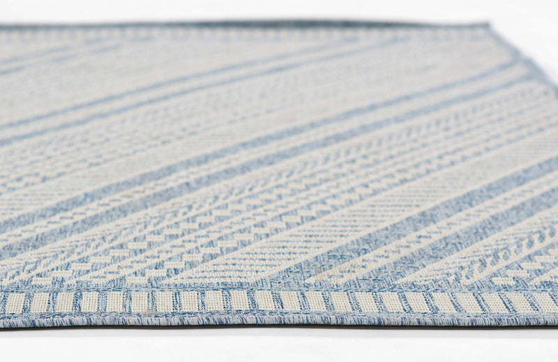 Livia Transitional 6'6\" x 9'0\" Area Rug in Blue Indoor Area Rug