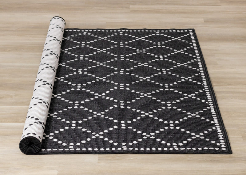 Brooke Reversible Diamonds Indoor/Outdoor Area Rug - 7'10\" x 11'2\"