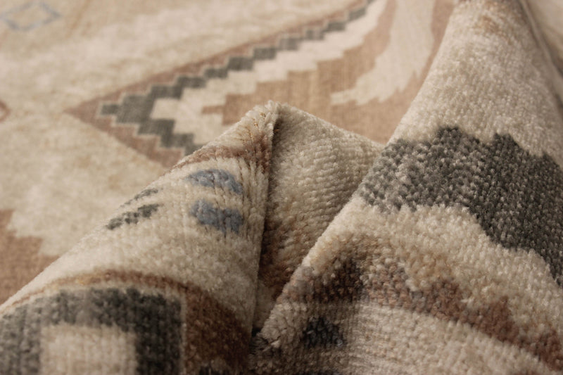 Lia Ivory Area Rug - 5'0\" X 8'0\"  