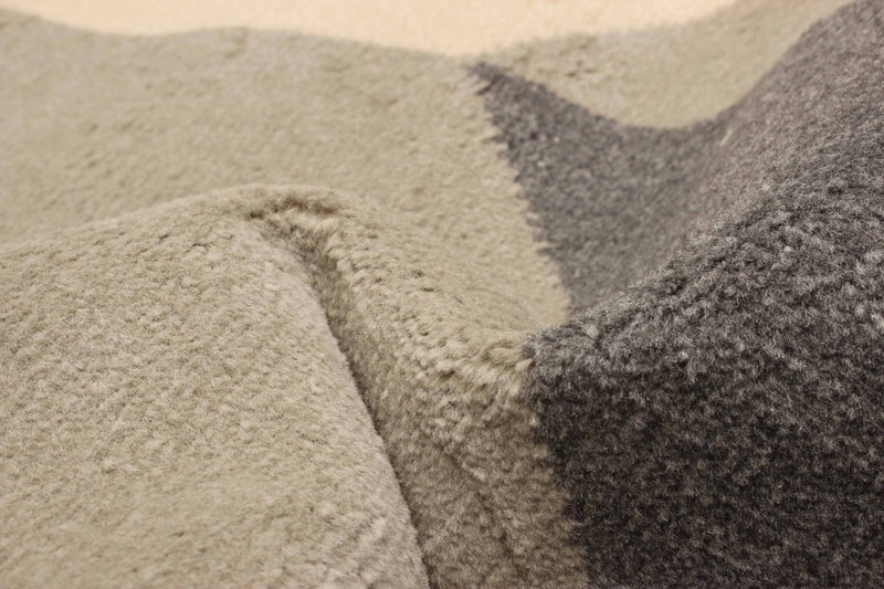Bianca Grey Area Rug - 5'0\" x 8'0\"