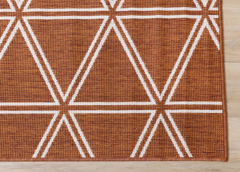 Brooke Geometric Diamond Pattern Outdoor Area Rug - 5'3\" x 7'7\"