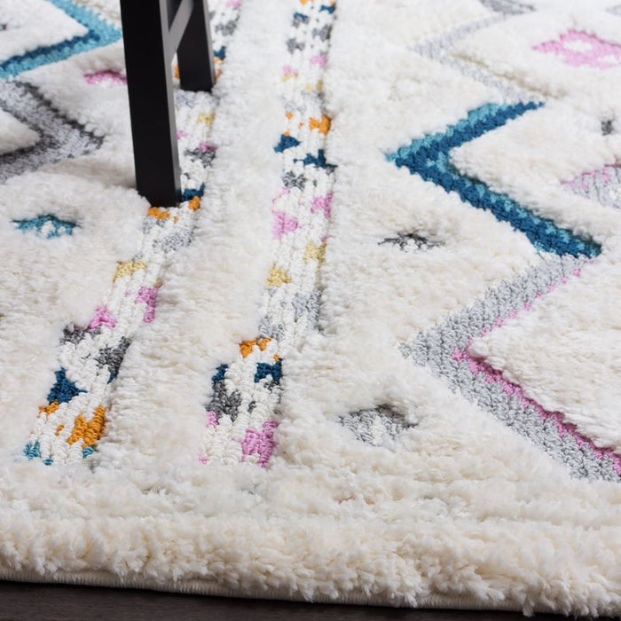 Lola Chevron 8x11 Area Rug