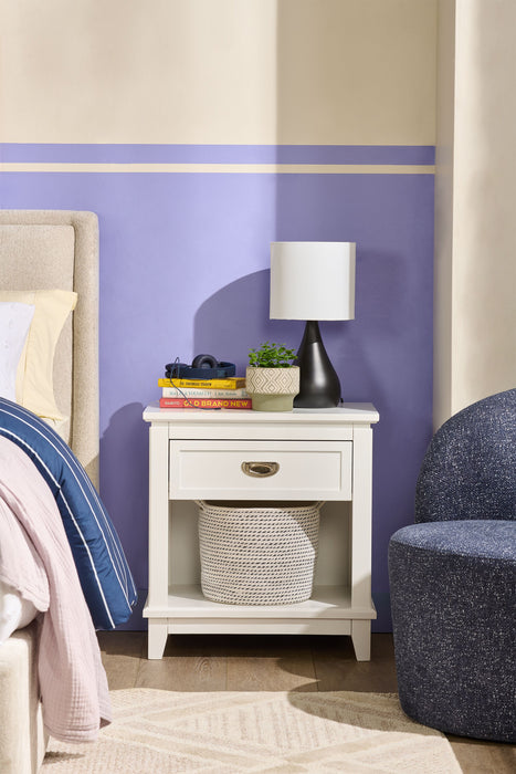 Quinn Bedside 1-Drawer Nightstand with Shelf, 24\"W x 26\"H - White