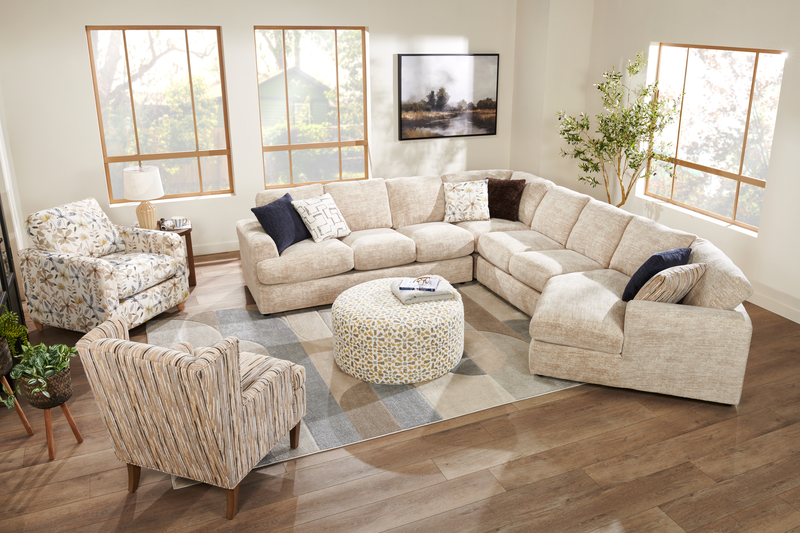 Made in Canada Customizable Sofa Lab Curve 4-Piece Right-Facing Sectional with Cuddler - Plush Parchment