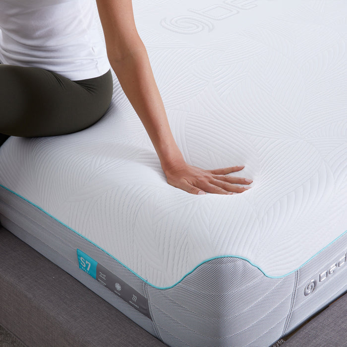 BEDGEAR S7 Smooth Top Plush Twin Mattress