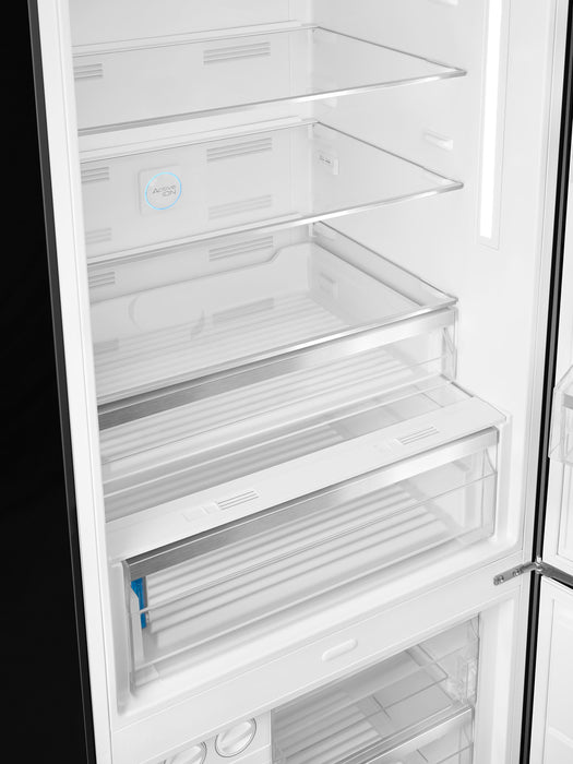 Smeg 18 Cu. Ft. Retro Bottom-Freezer Refrigerator - FAB38URBL