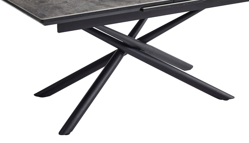 Tavo Dining Table
