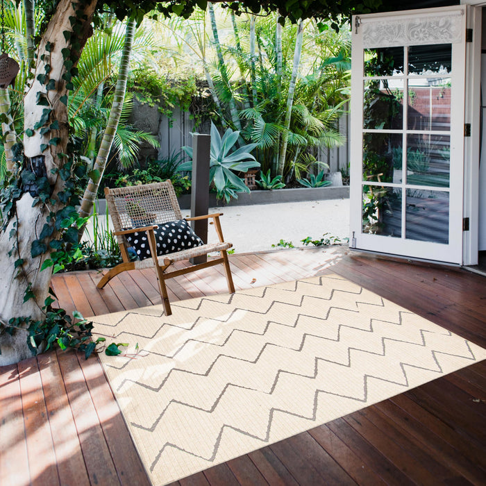 Kimi Ivory 3'11\" x 5'7\" Area Rug