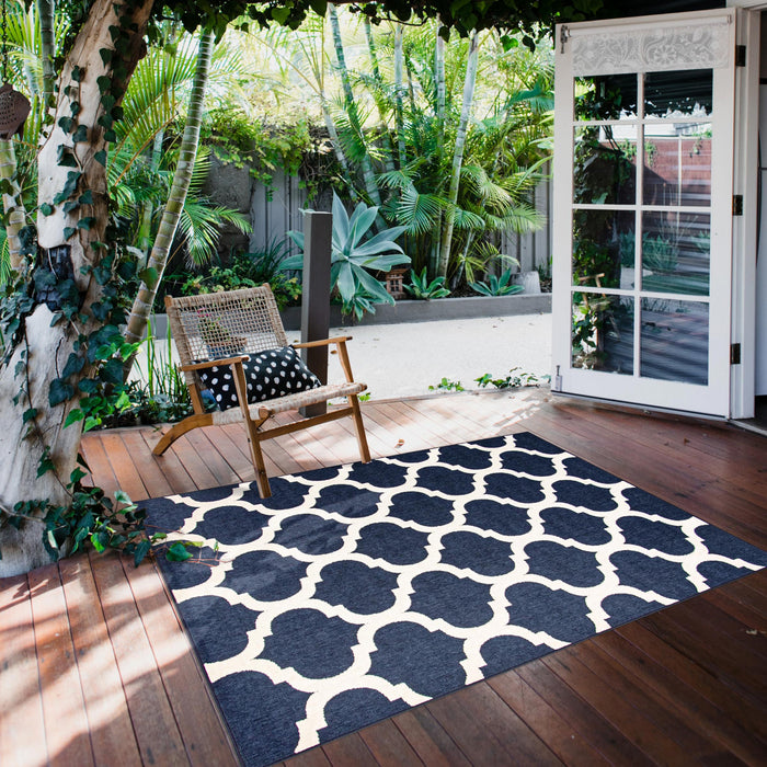 Sophie Ivory-Navy Area Rug - 4'7\" x 6'7\"