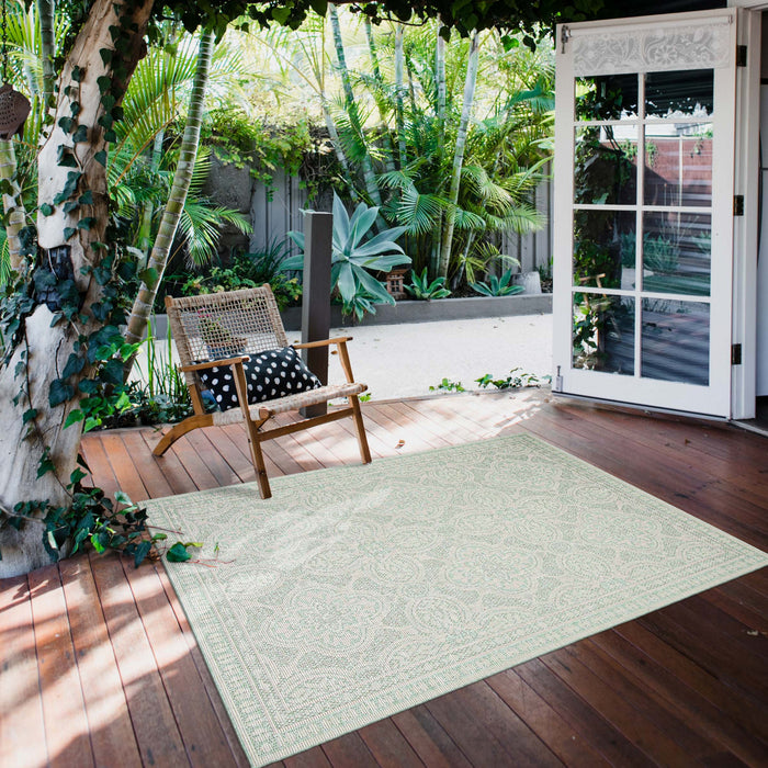 Neisha Traditional Mint Rug 5'3\" X 7'3\" Area Rug
