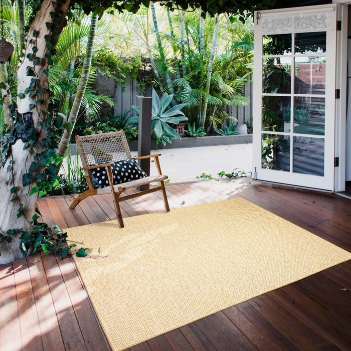 Neisha Diamond Gold Rug 6'7\" X 9'6\" Area Rug