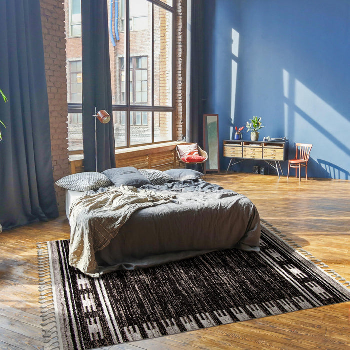 Vera Harmony Black Area Rug - 5'2\" x 7'5\"