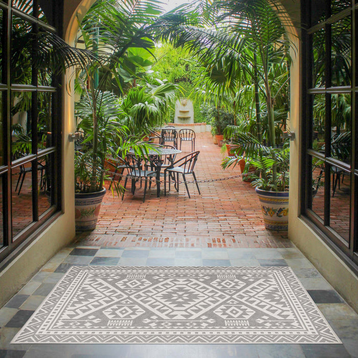 Gaia Light Grey 5'3\" x 7'7\" Area Rug