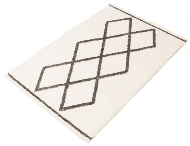 Sophia Ivory Shag 3'11\" x 6'0\" Area Rug