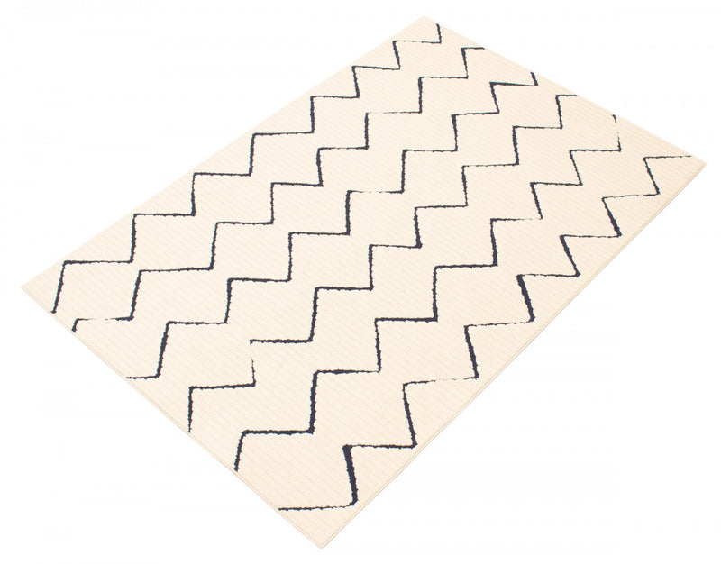 Kimi Blue-Ivory 5'3\" x 7'7\" Area Rug