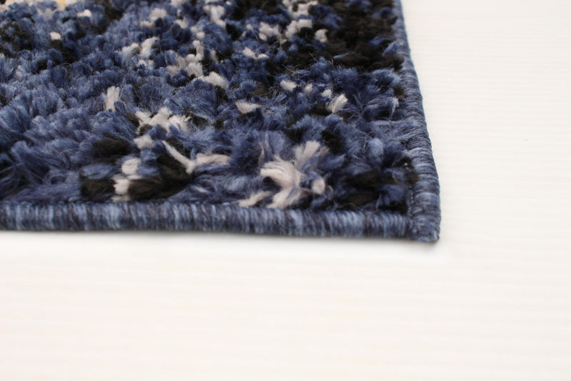 Makondo Abstract Navy Blue Area Rug - 5'3\" x 7'3\"