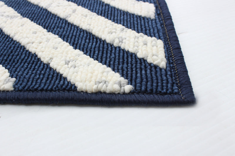 Dodie Blue-Ivory 4'7\" x 6'7\" Area Rug